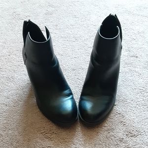 Simply Vera Wang ankle boots